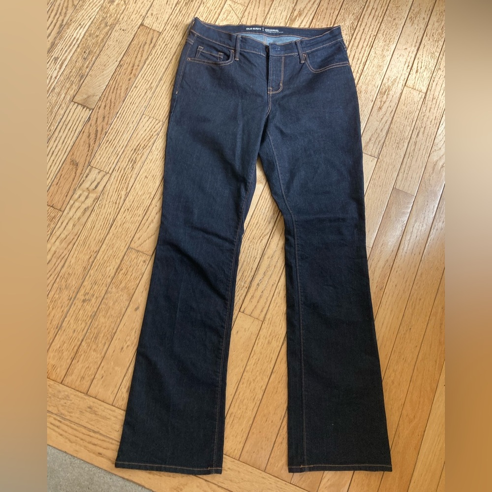 Old Navy boot cut jeans.  Size 6
